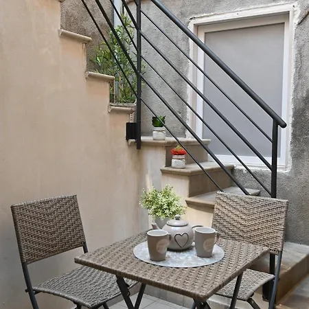 La Piccola Corte Apartment *